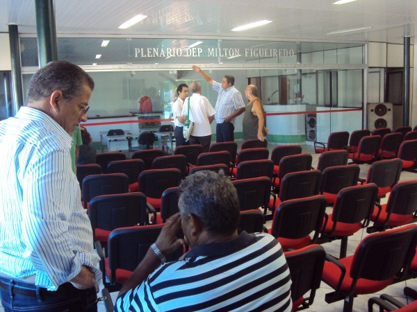 Sociedade civil não comparece em audiência na Câmara.