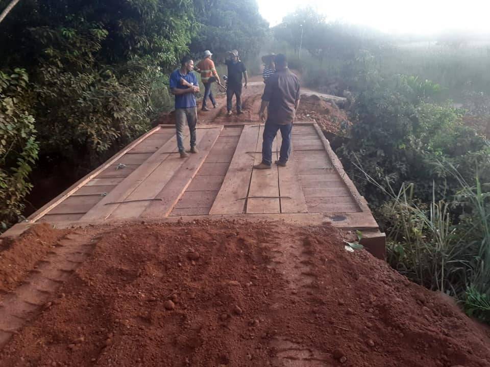 Prefeitura reconstrói ponte de acesso a assentamento rural em Poconé
