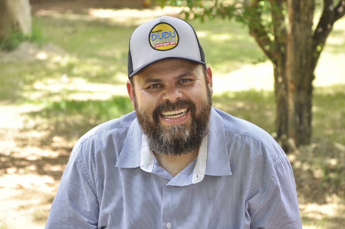Dudu Moreira comemora aniversário em casa com esposa e filhos seguindo isolamento social