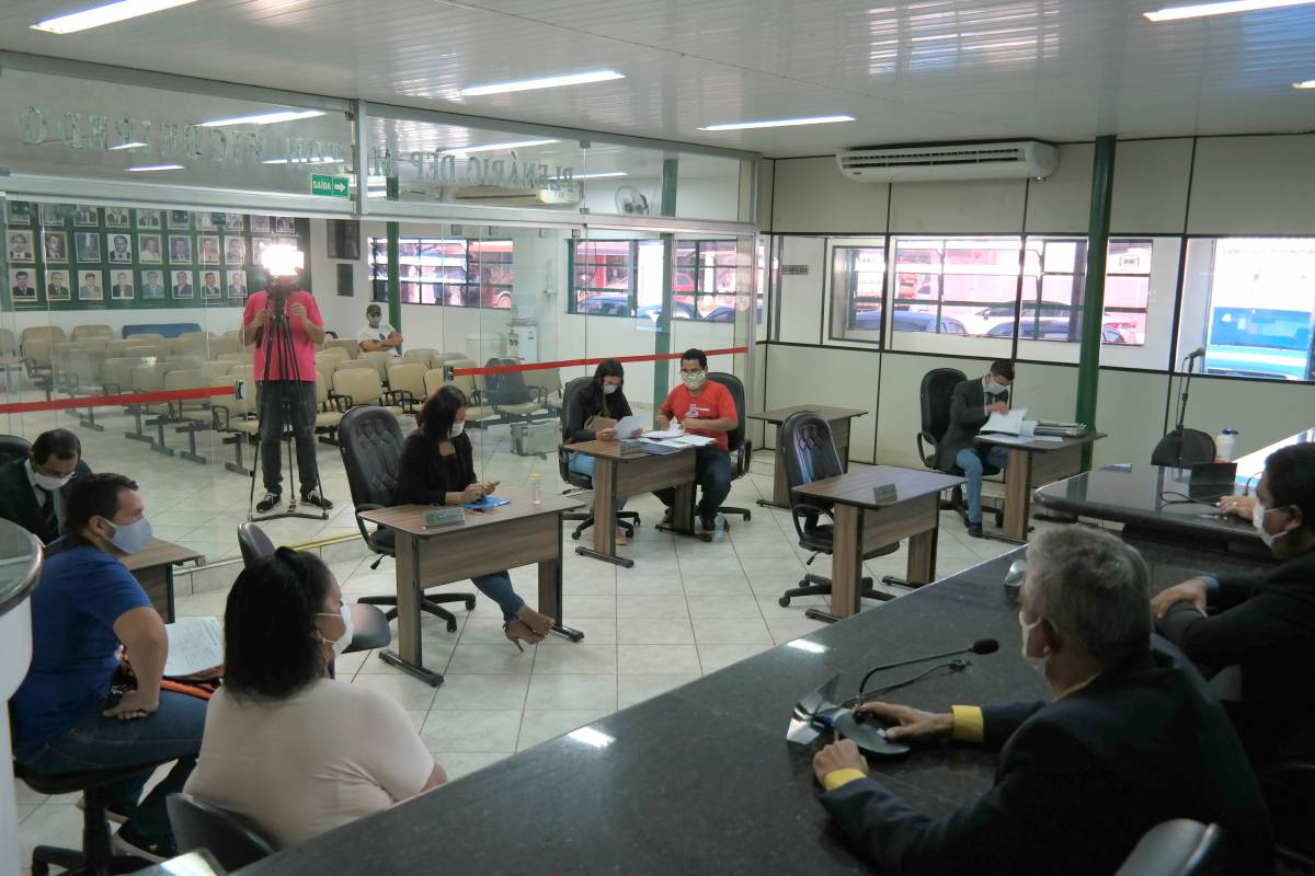 Sintep busca apoio da Câmara para revogar demissões na Educação municipal de Leverger