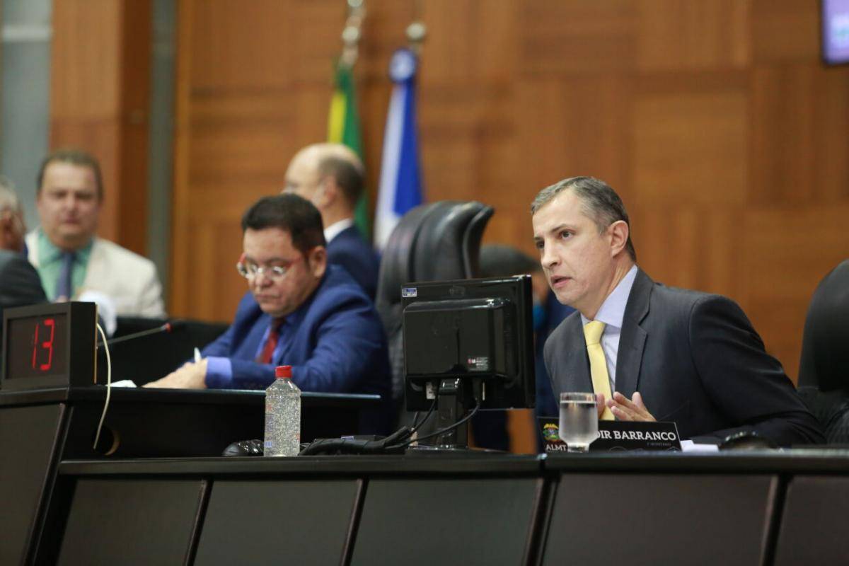 Faissal retorna à AL e nega saída para não votar projeto do governo