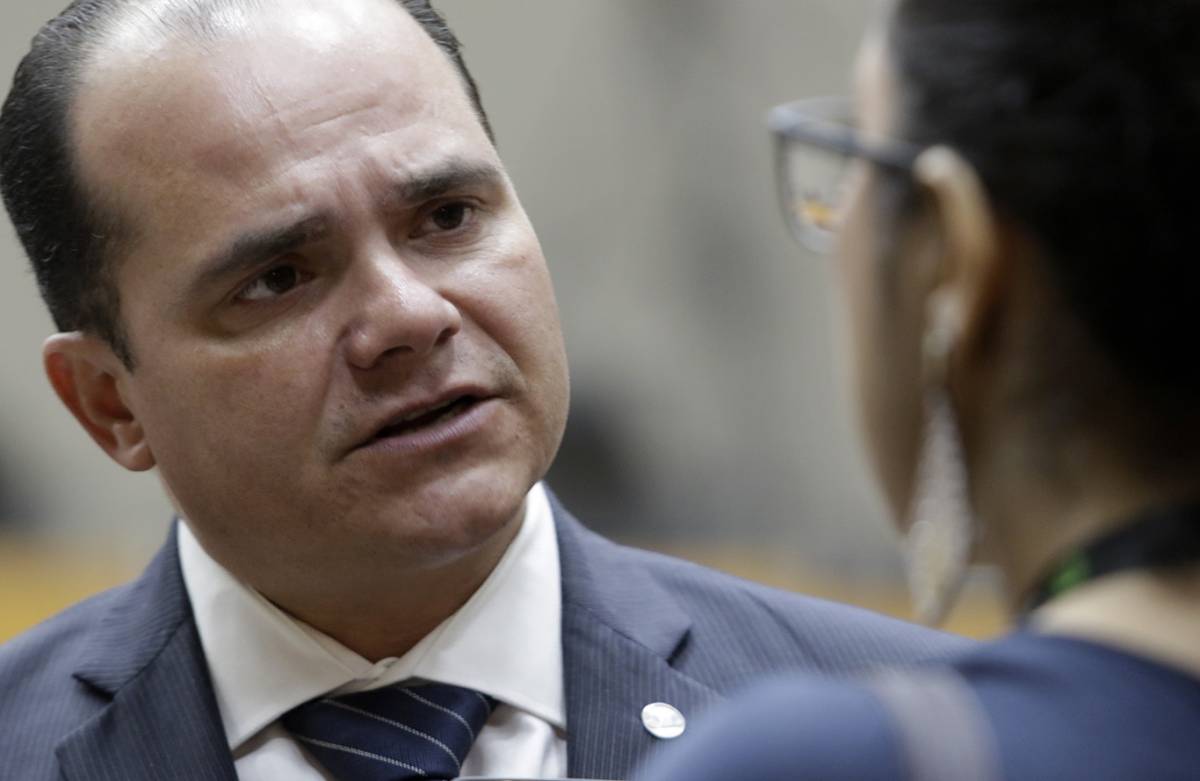 Presidente da OAB de MT é preso por empurrar e xingar a esposa