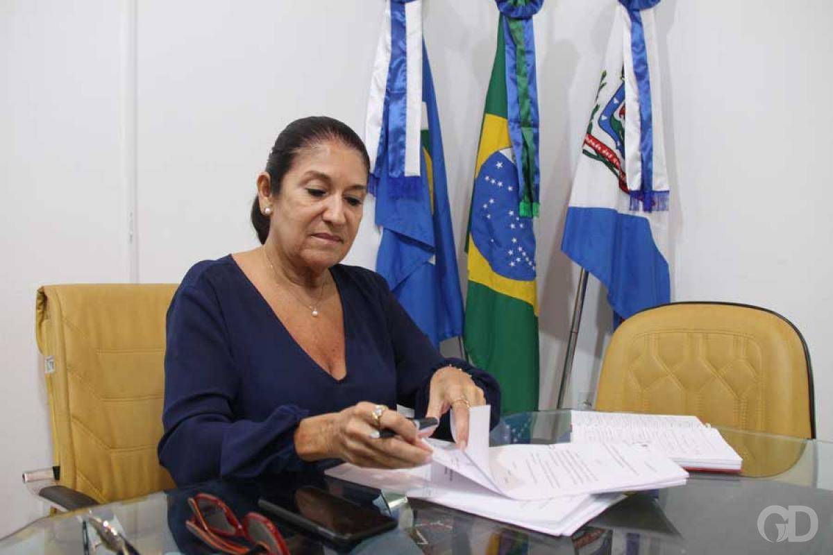 Prefeita Thelma tem as contas reprovadas pelo TCE