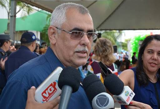 Moradores se revoltam com toque de recolher: prefeito não mora em Livramento