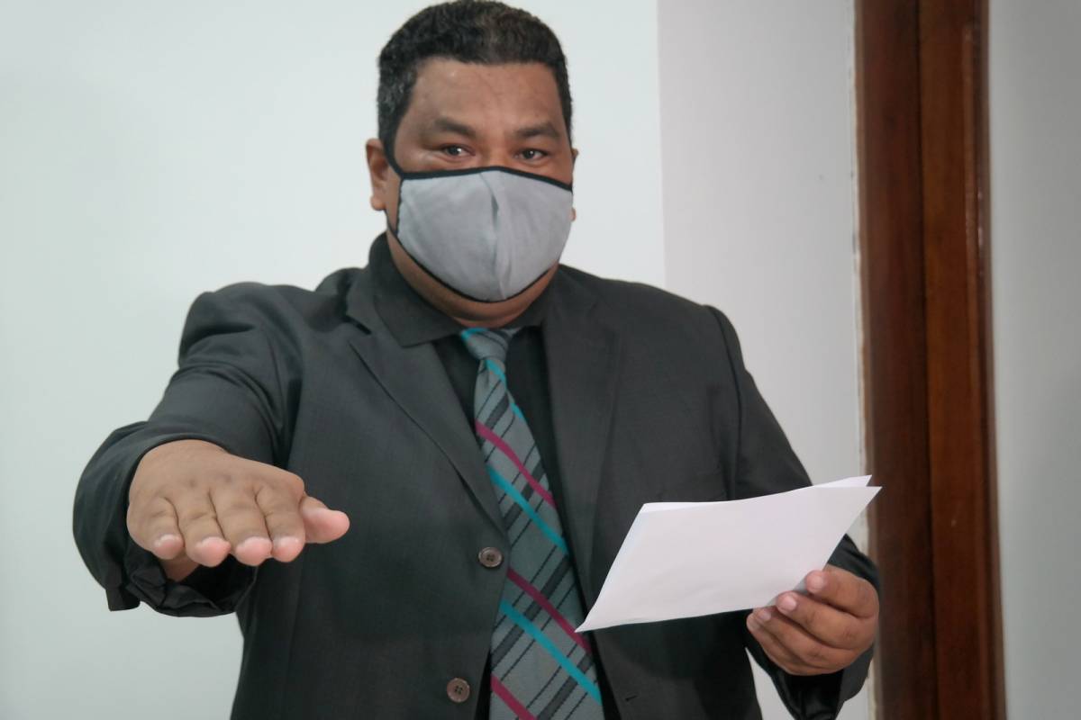 Mesa Diretora empossa suplente de vereador em Santo Antônio de Leverger