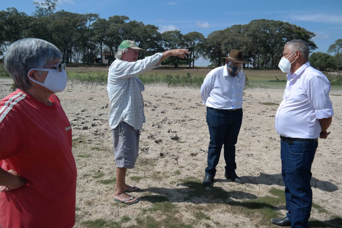  Moradores denunciam a vereadores descaso da prefeitura e precariedade de estrada na zona rural de Leverger