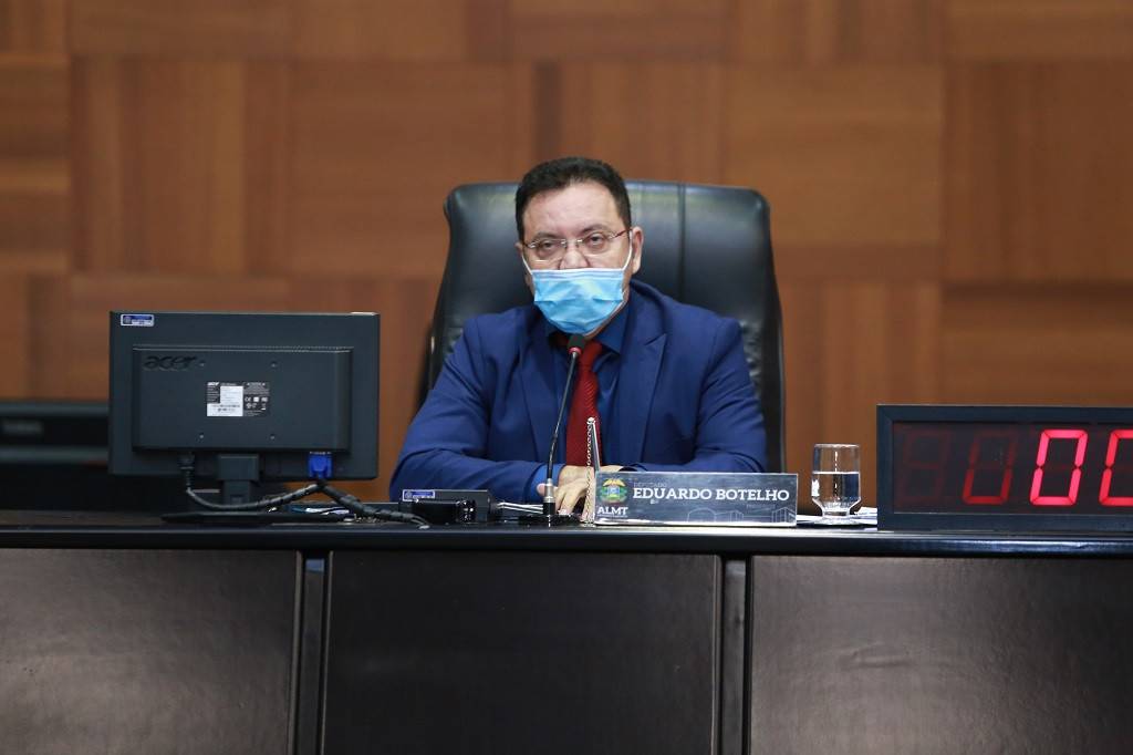 Botelho está internado em São Paulo