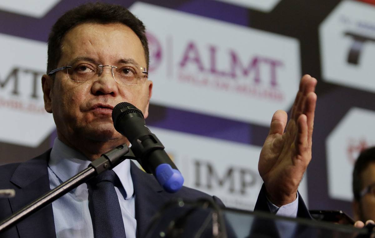 Presidente Botelho tem 50% do pulmão comprometido