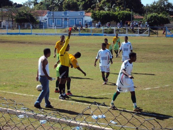 Juiz é agredido em jogo do Campeonato Levergense