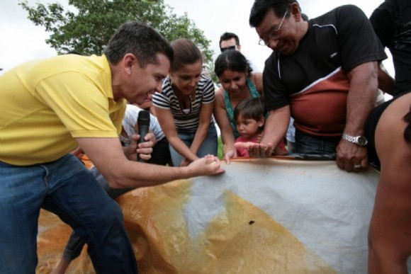 SÉRGIO RICARDO SOLTA 200 MIL PEIXES EM LEVERGER