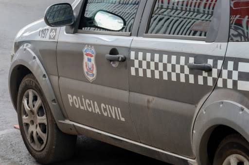 Adolescente é sequestrada e espancada por dois homens; pai seria o mandante