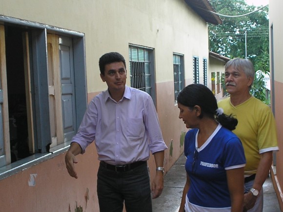 SECRETÁRIO DE EDUCAÇÃO VISITA ESCOLAS ESTADUAIS