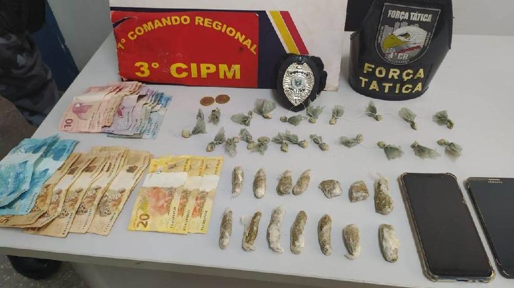 Homem preso na cidade por tráfico de drogas, usava tornozeleira e cumpria pena por homicídio