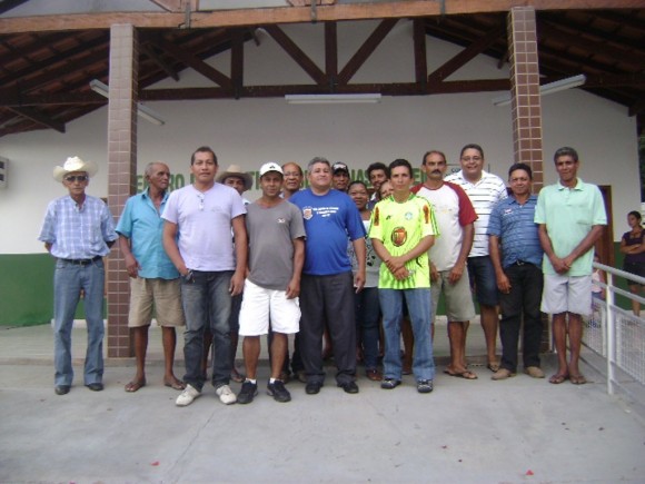 MORADORES DE MIMOSO FORMAM ASSOCIAÇÃO DE PRODUTORES