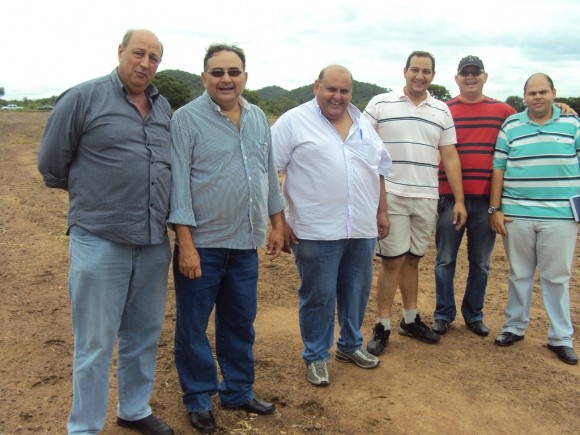 GOVERNO VAI CONSTRUIR CASAS E HARRISSON VISITA TERRENO 