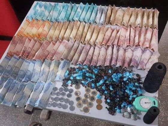 Trio é preso com 294 porções de drogas