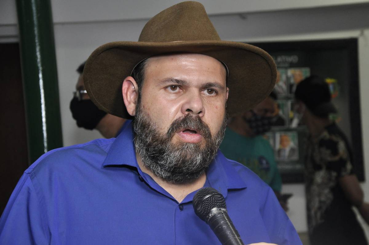 Valdirzinho e Francieli são obrigados pela justiça a suspender e retirar das redes sociais falsa acusação de Fake News contra Dudu Moreira