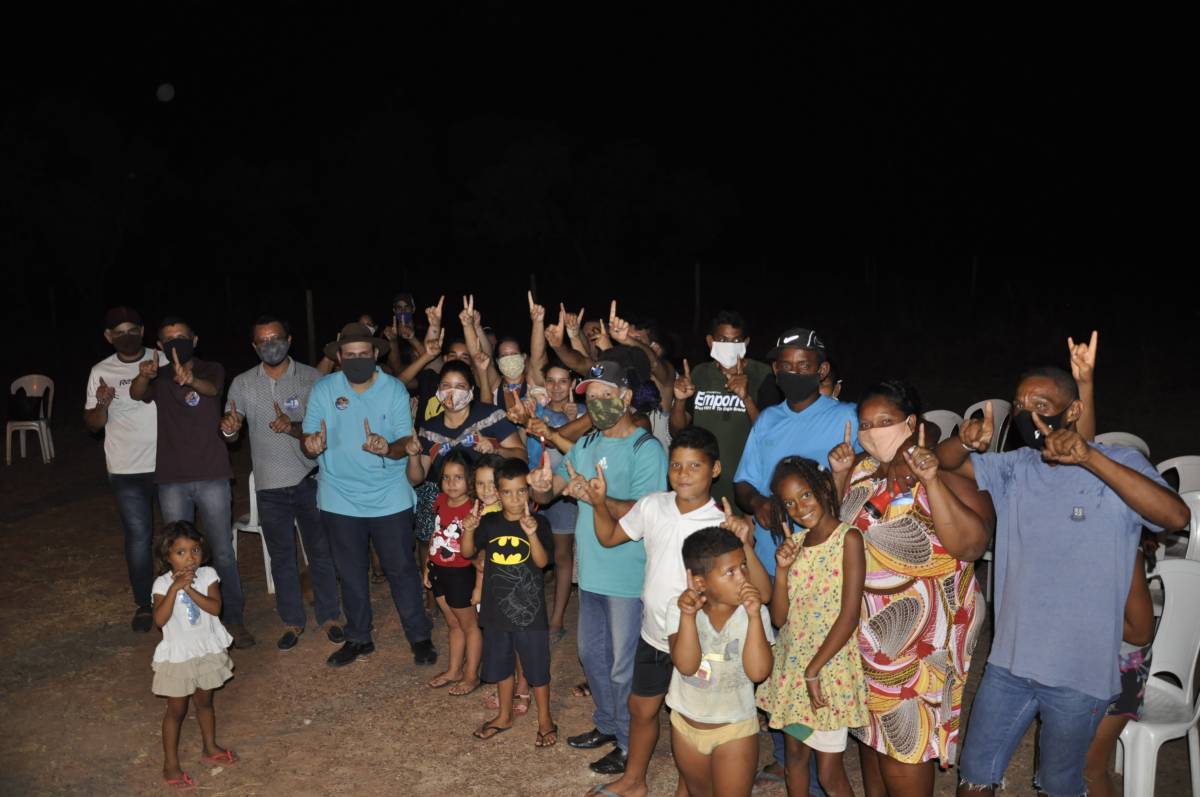 Dudu Moreira firma compromisso com moradores do Parque Pequizeiros