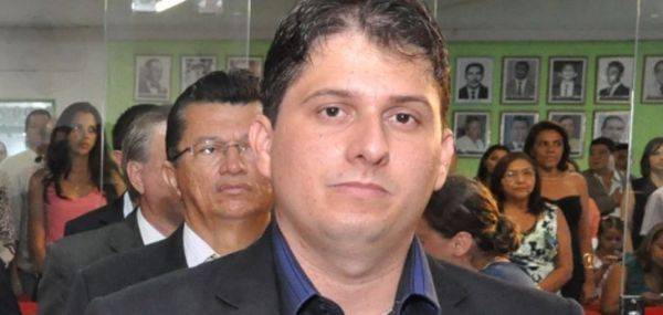 Candidata esconde prefeito queimado em Leverger