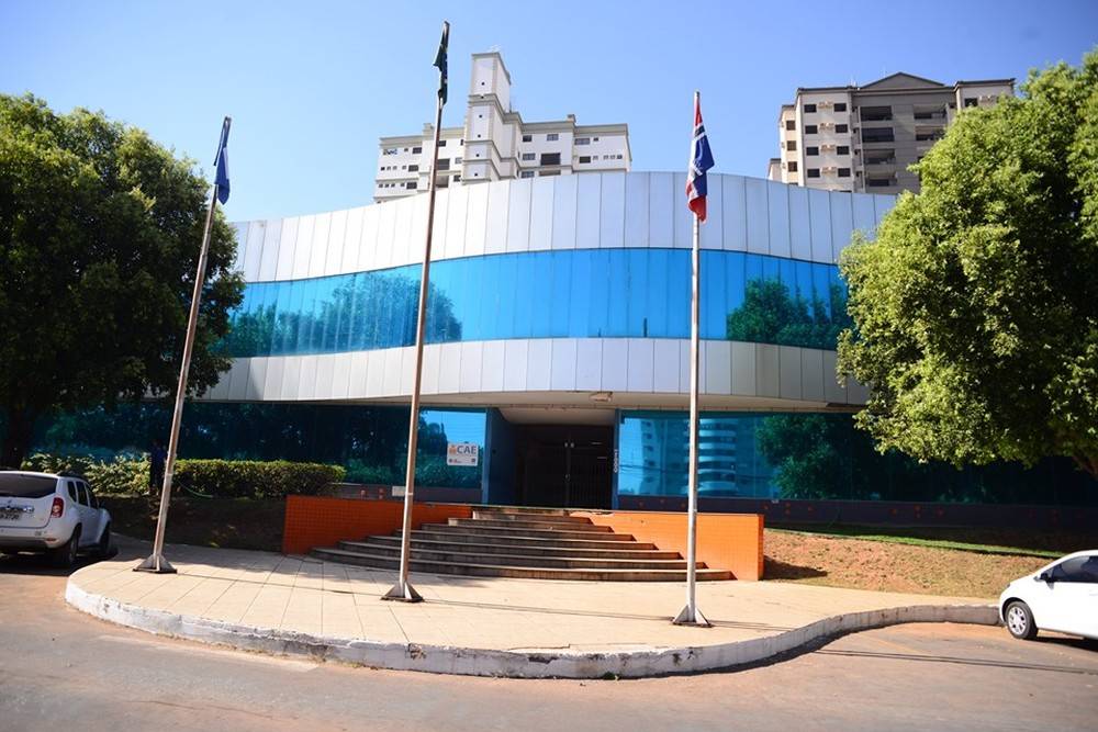 Polícia faz buscas na casa do prefeito; secretário é afastado
