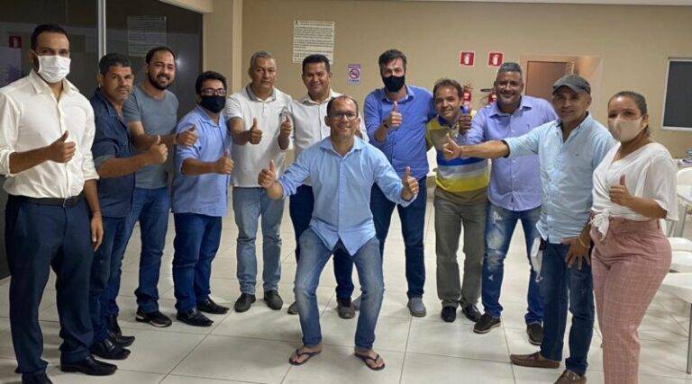 Fabinho fecha 13 votos, garante reeleição em VG