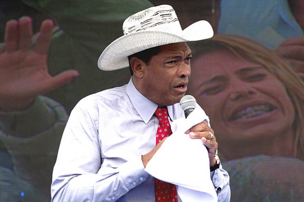 Pastor Valdemiro vê renda desabar e vende mansão de R$ 35 mi por R$ 22 mi