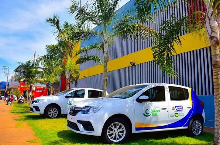 Prefeitura realiza entrega de veículos para atender Projeto Criança Feliz