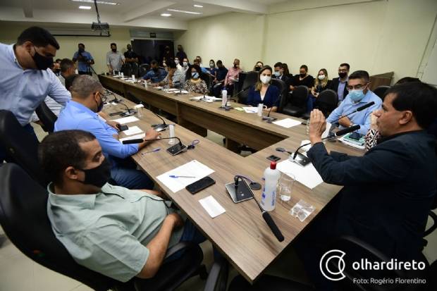 Primeira reunião na Câmara expõe corrida pela Mesa Diretora e apresenta vereadores eleitos
