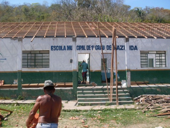COMUNIDADE DE FAZENDA RECEBE ESCOLA REFORMADA