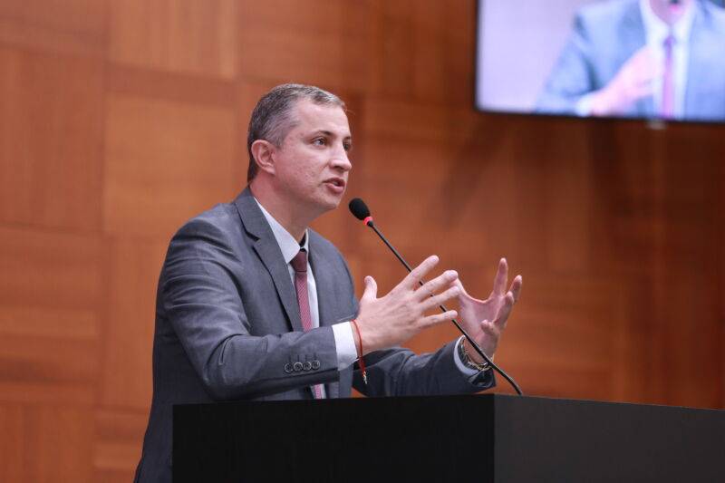 Faissal critica o aumento da conta de energia elétrica