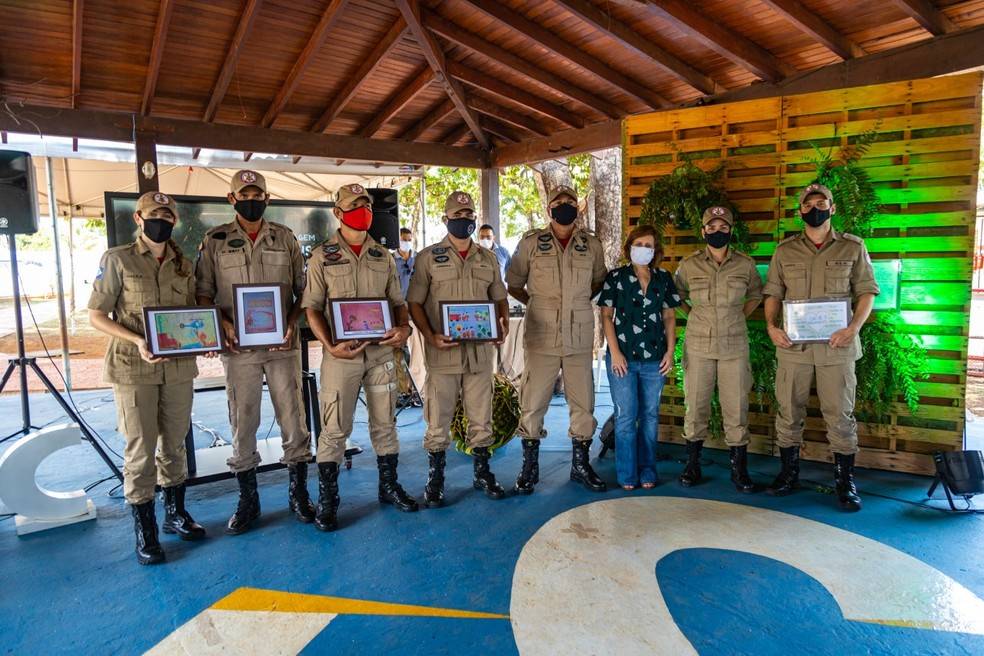 Bombeiros que atuaram no combate aos incêndios no Pantanal de MT são homenageados