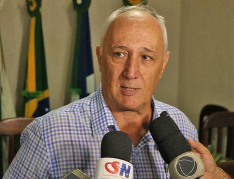 Após aumento de casos de Covid-19, prefeito decreta toque de recolher