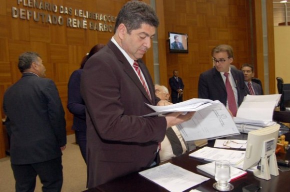 GUILHERME MALUF QUER CELERIDADE DO TRE