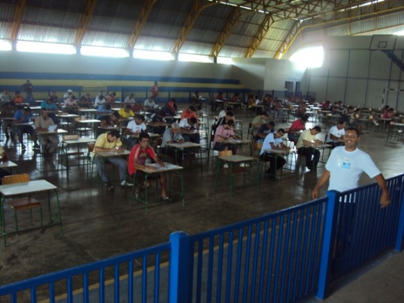 CANDIDATOS REALIZAM PROVAS DO PROCESSO SELETIVO