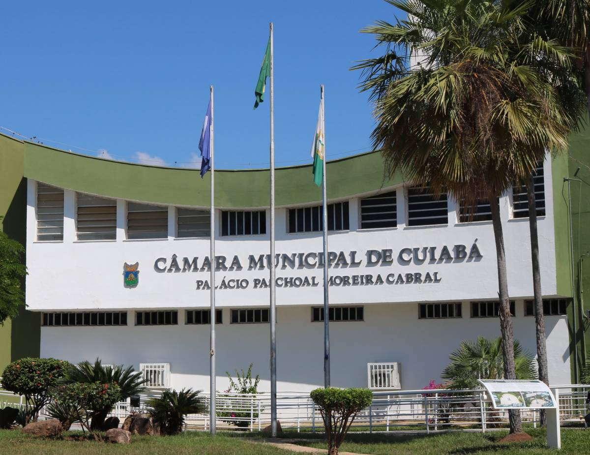 Justiça dá 72 horas para Câmara Municipal justificar aumento de salário e Verba Indenizatória