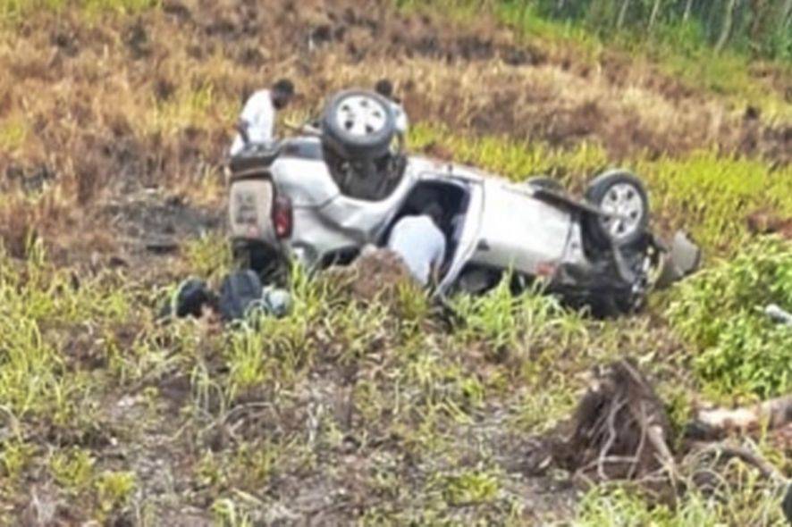 Carro capota e deixa dois mortos e um ferido em Livramento; veja