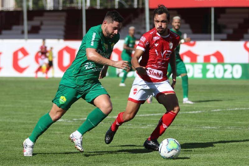 Cuiabá leva três do Villa Nova e dá adeus ao sonho do tri da Copa Verde