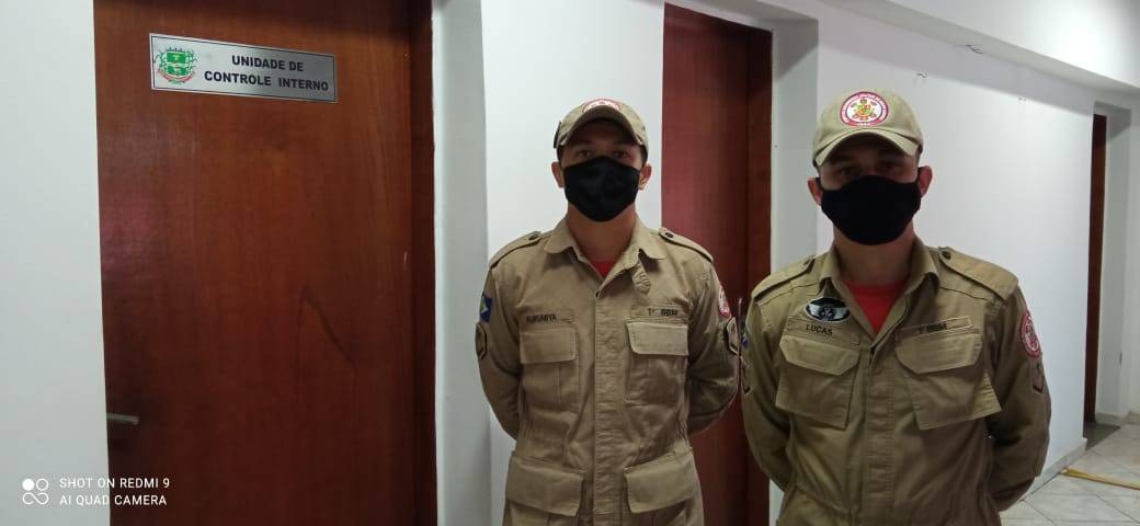 Corpo de Bombeiros faz desinfecção biológica na Câmara Municipal de Santo Antônio de Leverger 