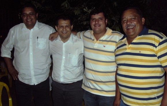 LÍDERES PARTIDÁRIOS DISCUTEM QUADRO POLÍTICO