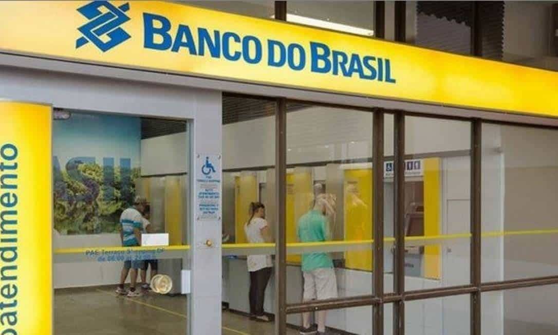 Servidores municipais recebem salário de fevereiro nesta sexta