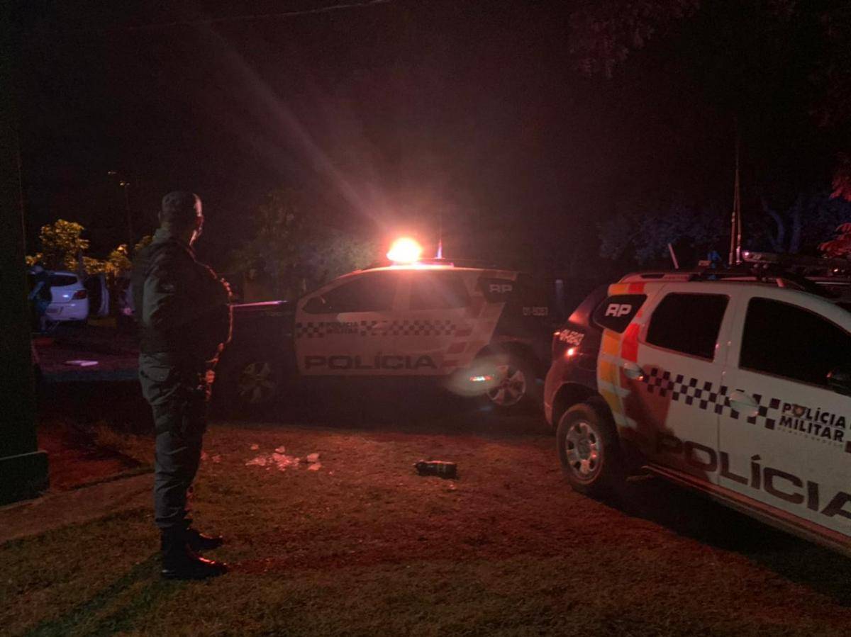 PM interrompe festa com 300 pessoas em Santo Antônio de Leverger