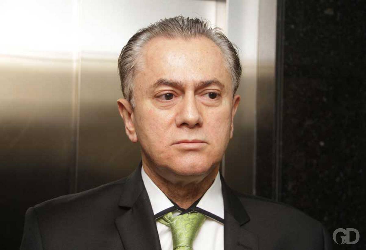 TJ suspende decreto e prefeitura terá que seguir governo