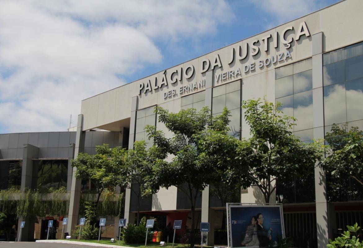 TJ acata ação do MP e derruba aumento anual de professores de Mato Grosso
