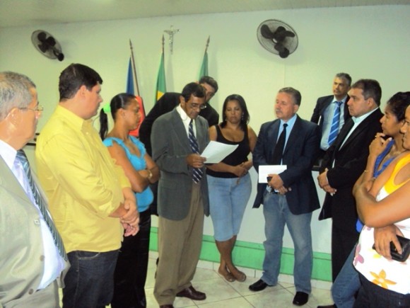 VEREADORES E SERVIDORES SE REUNEM SEGUNDA 