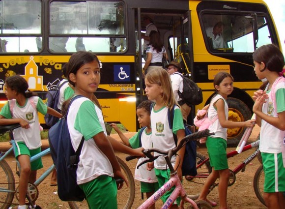 SEDUC NORMATIZA RECURSOS PARA TRANSPORTE ESCOLAR