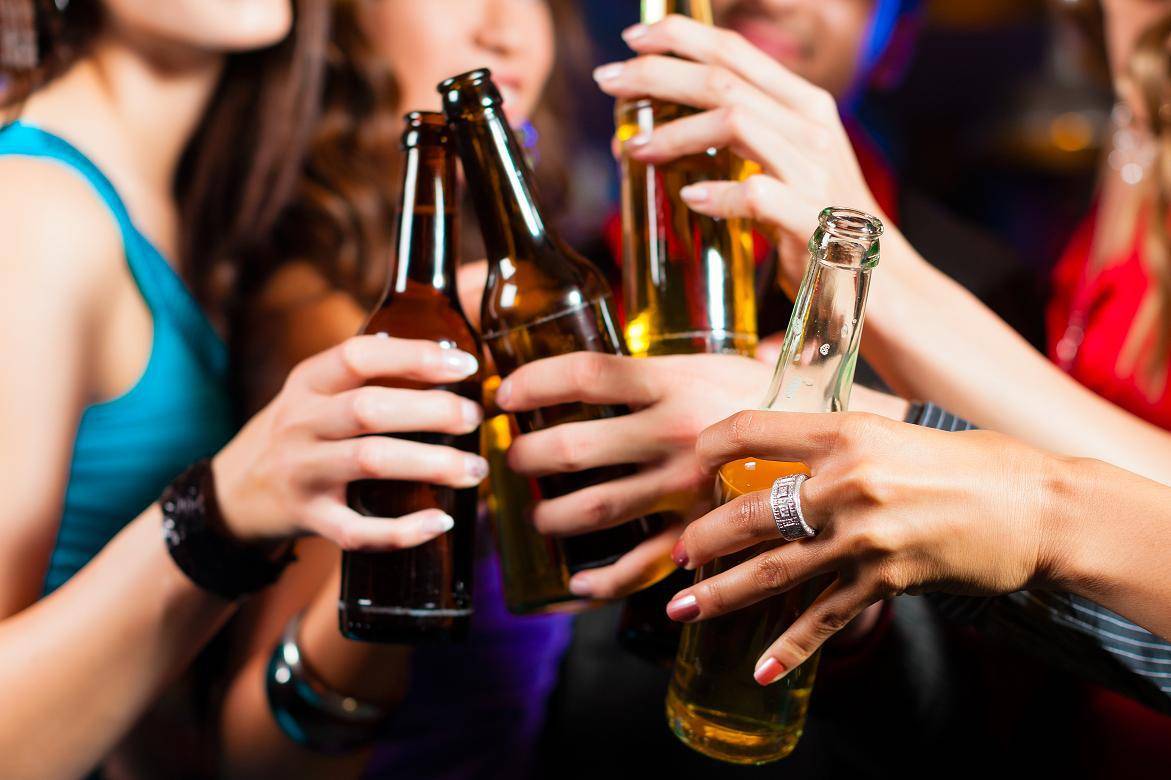 Novo decreto proíbe consumo bebidas alcoólicas nos locais; confira novas medidas