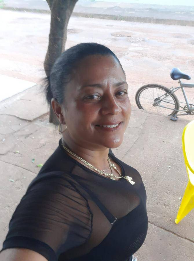 Homem degola companheira, depois liga para filha dela e revela assassinato