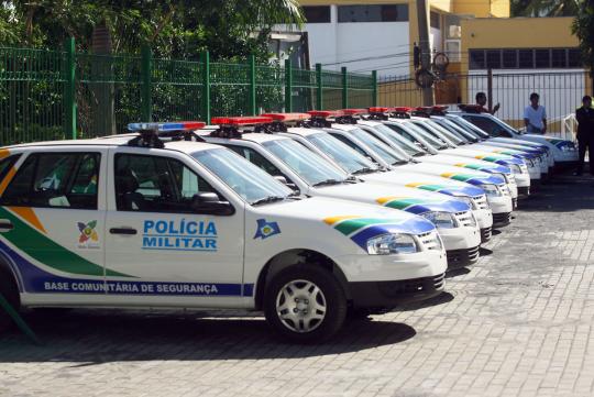 GOVERNO ENTREGA 485 VIATURAS E 42 MOTOS 