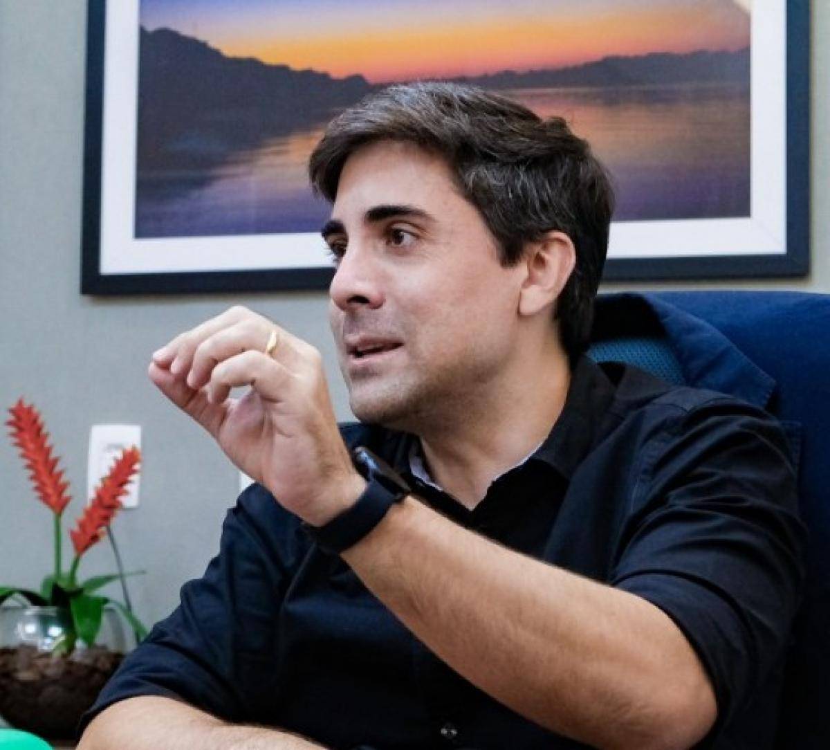 Estado pretende vacinar professores efetivos, interinos e técnicos