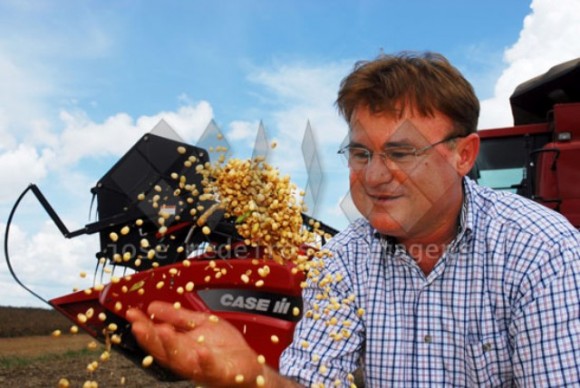 EMPRESÁRIO DECIDE DISPUTAR SENADO E 